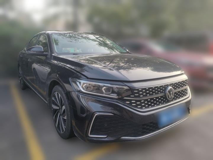 Passat 2022 330TSI Luxury photo 3