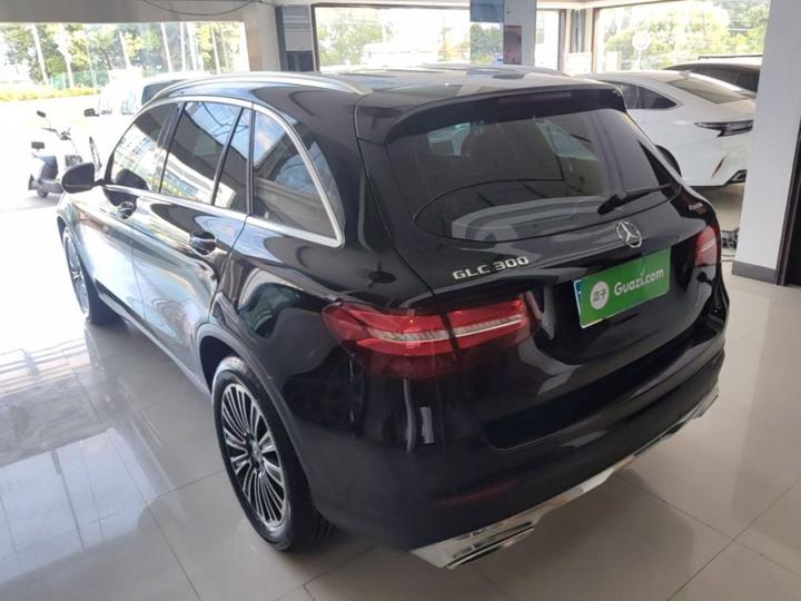 GLC 2019 GLC 200 4MATIC photo 4