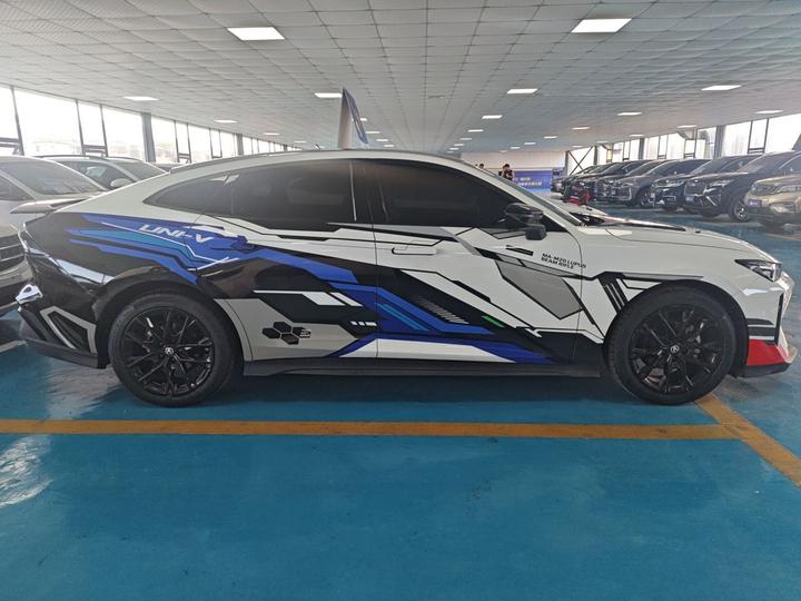 UNI-V 2024 1.5T Exclusive photo 3