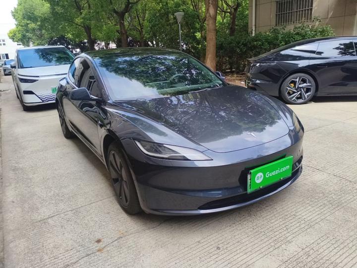 Model 3 2025 RWD photo 3
