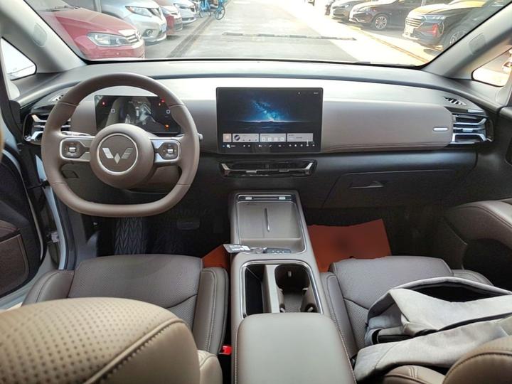 730 EV 2025 EV 500km Luxury photo 5