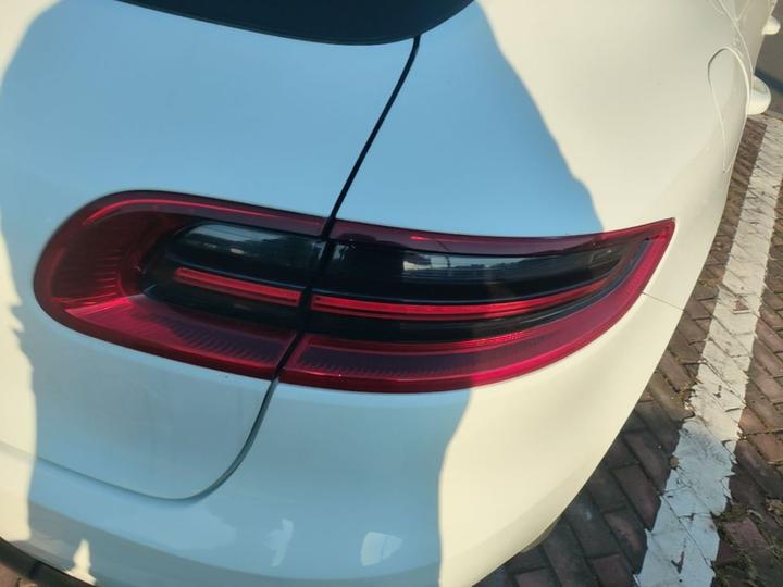 2017 Macan 2.0T photo 7