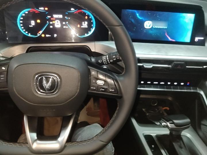 CS35PLUS 2021 Facelift NE 1.4T DCT Luxury photo 5