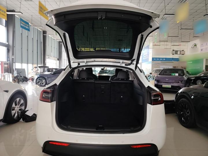 Model Y 2022 Facelift RWD photo 8