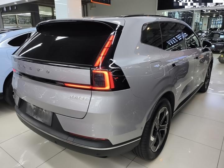 XC70 Hybrid 2026 RWD Long Range Core photo 4