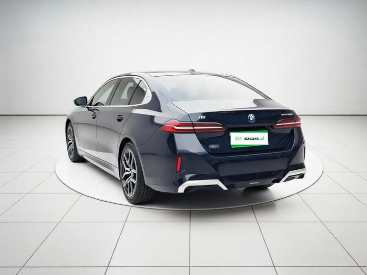 i5 2025 eDrive 35L M Sport Package photo 4