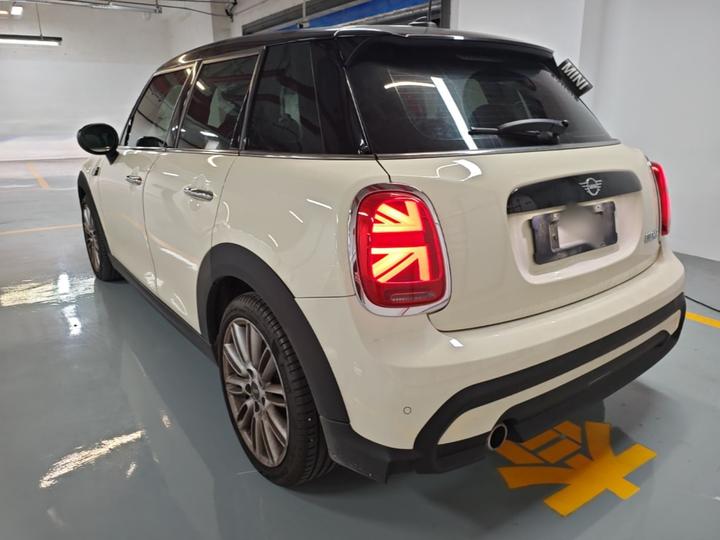 2022 1.5T COOPER Classic 5-Door photo 4