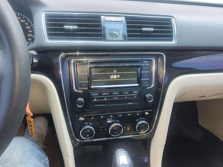 Passat 2013 1.8TSI DSG photo 8