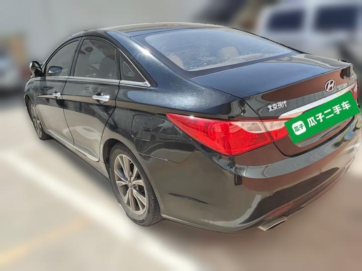 Sonata 2015 Classic 2.0L AT Luxury photo 4