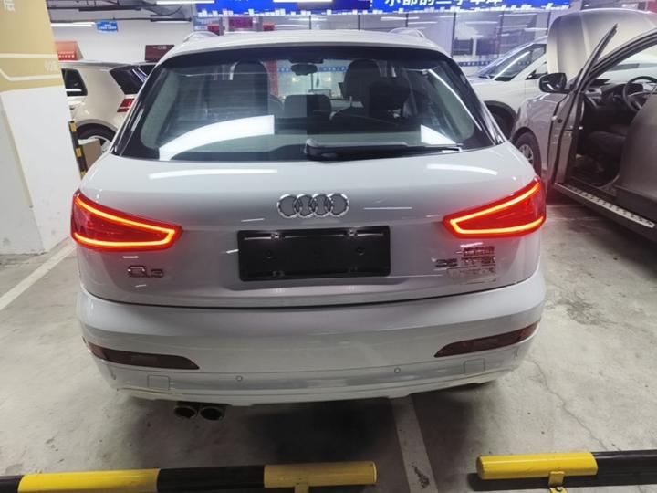 Q3 2015 35 TFSI Comfort photo 3