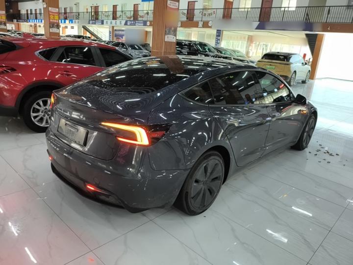 Model 3 2023 Long Range AWD photo 4
