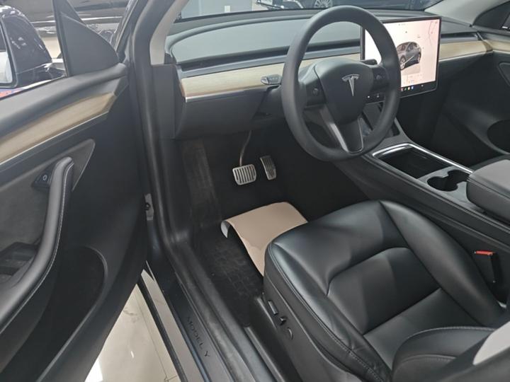 Model Y 2022 Facelift RWD photo 3