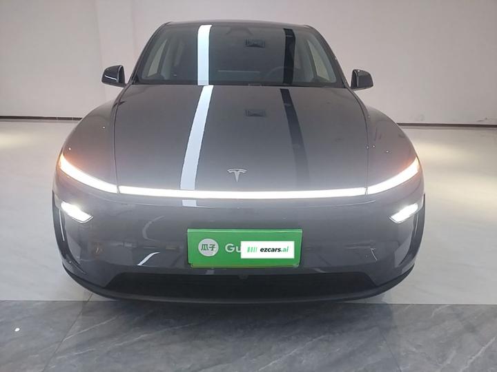 Model Y 2025 RWD photo 2