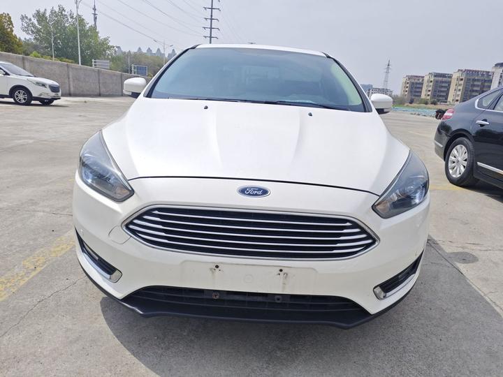 Focus 2017 Sedan EcoBoost 180 AT Elite photo 2