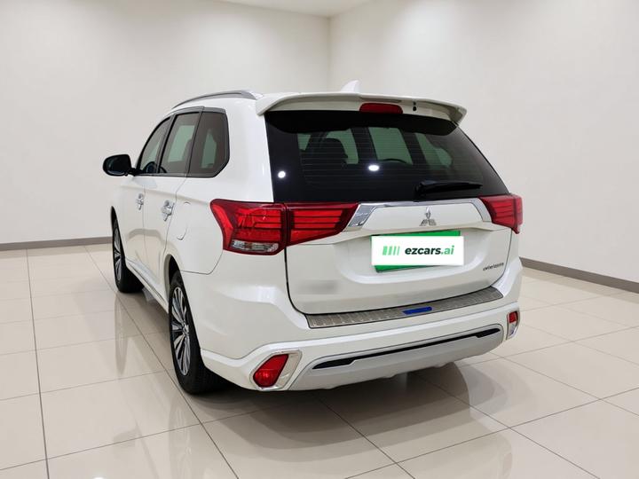 Outlander 2021 2.0L RWD Enjoy 5-Seater photo 4