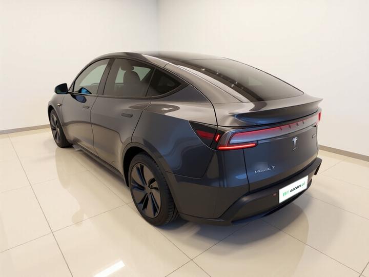 Model Y 2025 RWD photo 4