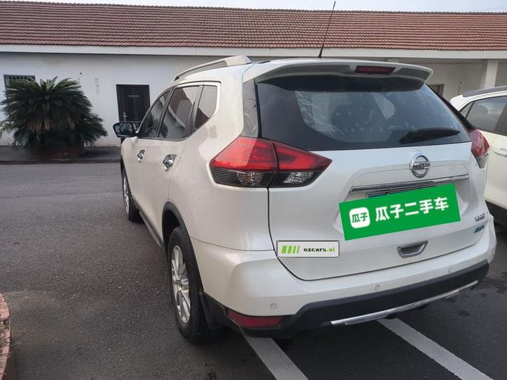 X-Trail 2017 2.0L CVT Comfort 2WD photo 4