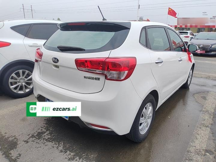 K2 2015 Hatchback 1.4L AT GLS photo 6