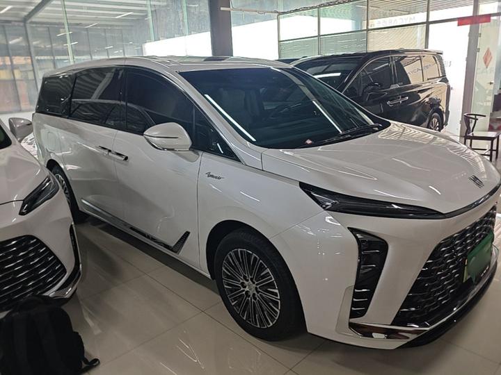 GL8 EV 2024 Exclusive 7-Seater photo 3