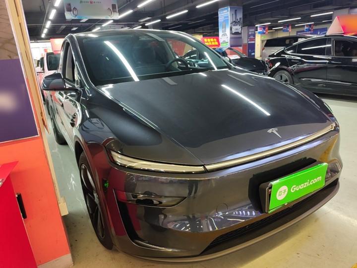 Model Y 2025 RWD photo 3