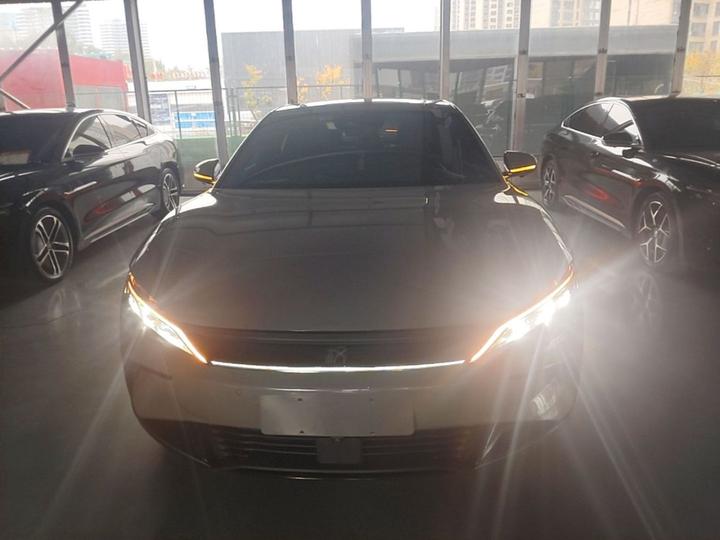 Han 2025 EV 605KM Premium photo 2