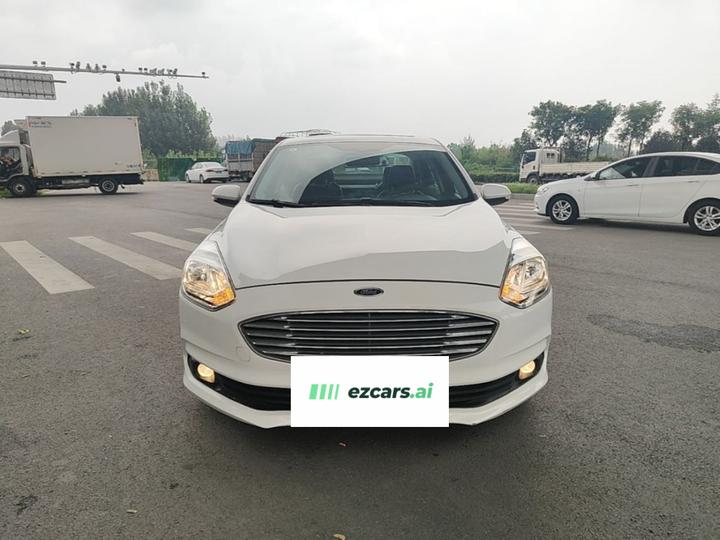 Escort 2019 1.5L AT photo 2