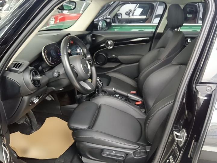 2022 Facelift 1.5T COOPER Classic 5-Door photo 6