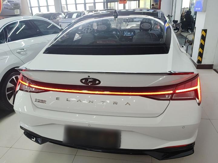 Elantra 2022 1.5L CVT LUX Premium photo 5