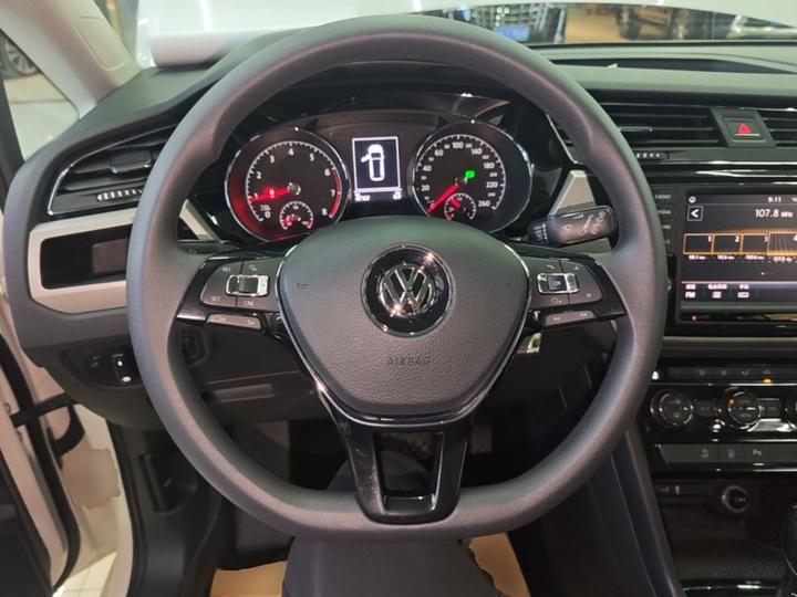 2018 L 280TSI DSG Comfort 7-Seater China VI photo 3
