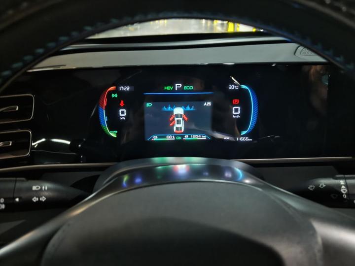 Qin L 2024 DM-i 80KM Leading photo 8