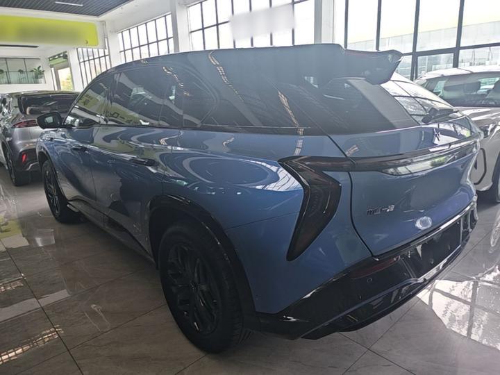 08 2025 730 Max RWD photo 4