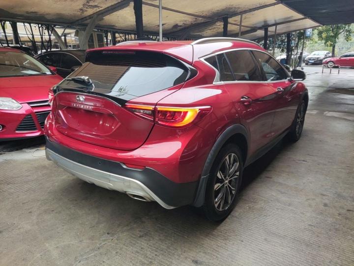 QX30 2018 1.6T RWD photo 4