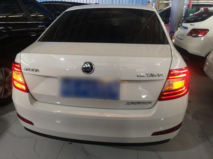 Octavia 2017 Classic 1.6L AT Standard photo 5