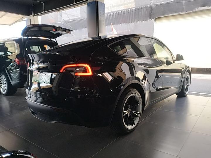 Model Y 2022 RWD photo 6