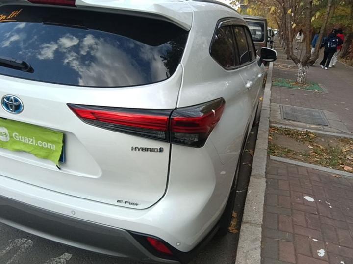 Highlander 2022 Hybrid 2.5L AWD Premium 7-Seater photo 7
