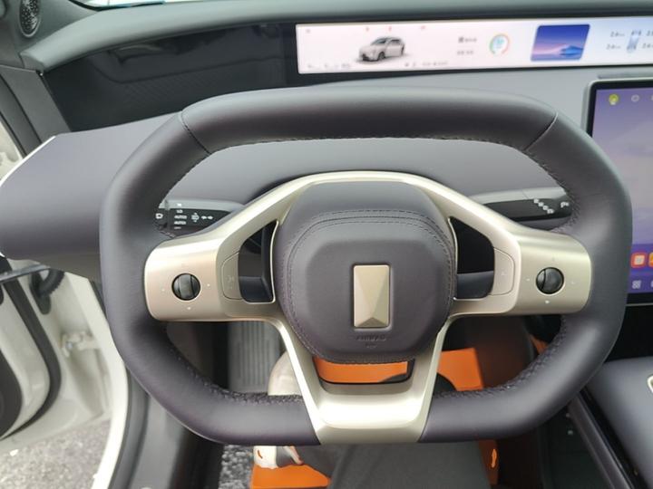 07L 2027 Max+ EV photo 6