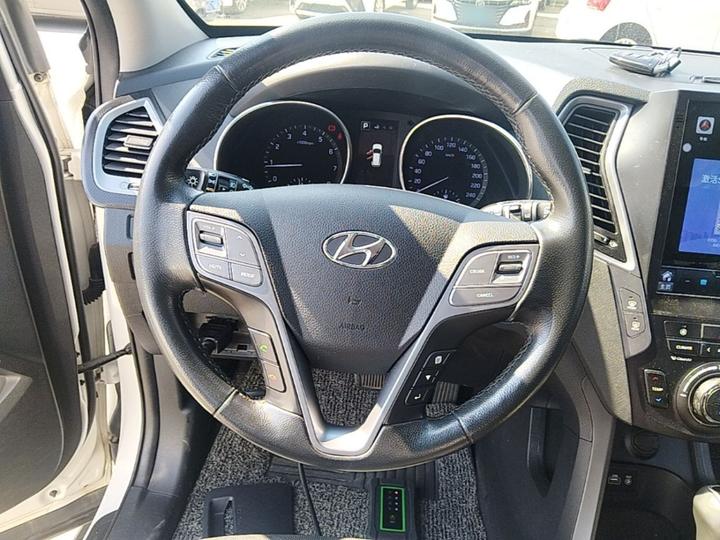 Santa Fe 2017 2.4L AT RWD Smart 5-Seater photo 6