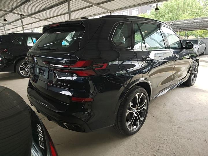 X5 2026 Facelift xDrive 40Li M M Sport Night Package photo 6