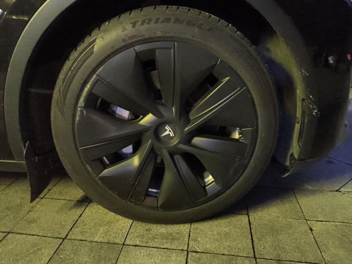 Model Y 2021 Standard Range RWD photo 8