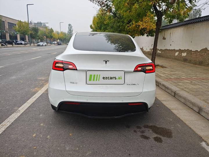 Model Y 2022 Facelift RWD photo 3