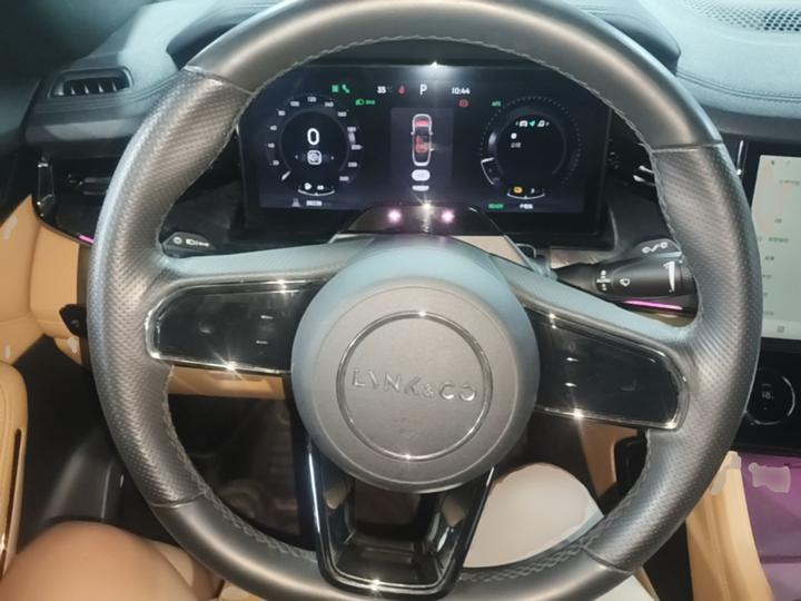 09 EM-P 2021 2.0T PHEV Halo 6-Seater photo 2