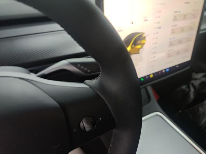 Model Y 2024 RWD photo 8