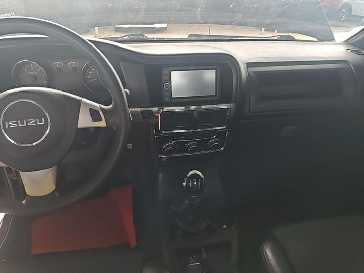 Isuzu Pickup 2015 2.8T RWD 4JB1CT photo 8