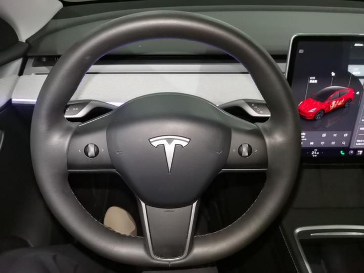 Model Y 2023 RWD photo 2