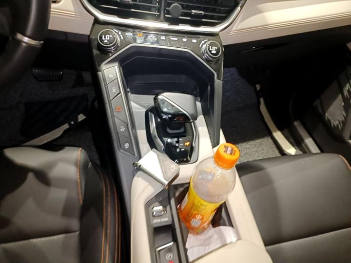 06 EM-P 2020 PHEV Plus photo 5