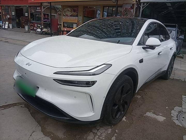 L60 2024 60kWh RWD