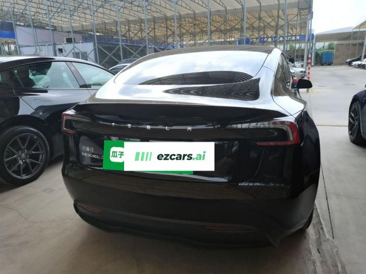 Model 3 2023 RWD photo 5