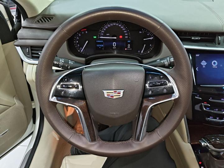 XTS 2017 28T Tech photo 6