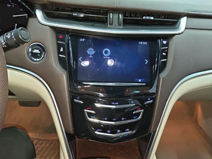 XTS 2017 28T Tech photo 8