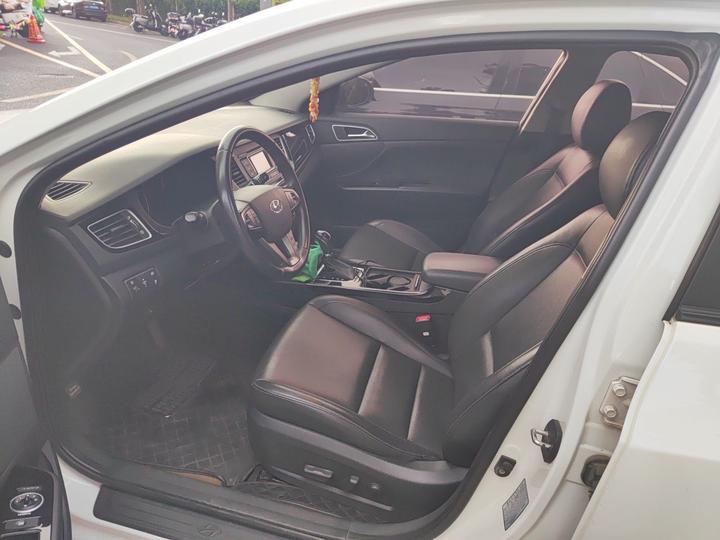 Mistra 2014 1.8L AT Premium DLX photo 7